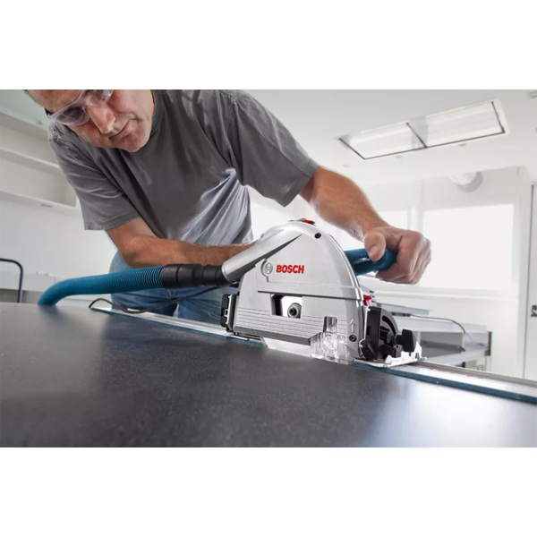 Bosch GKT 55 GCE Invalcirkelzaagmachine In L-Boxx - 1400W - Met Geleiderail - Detailed view of the product