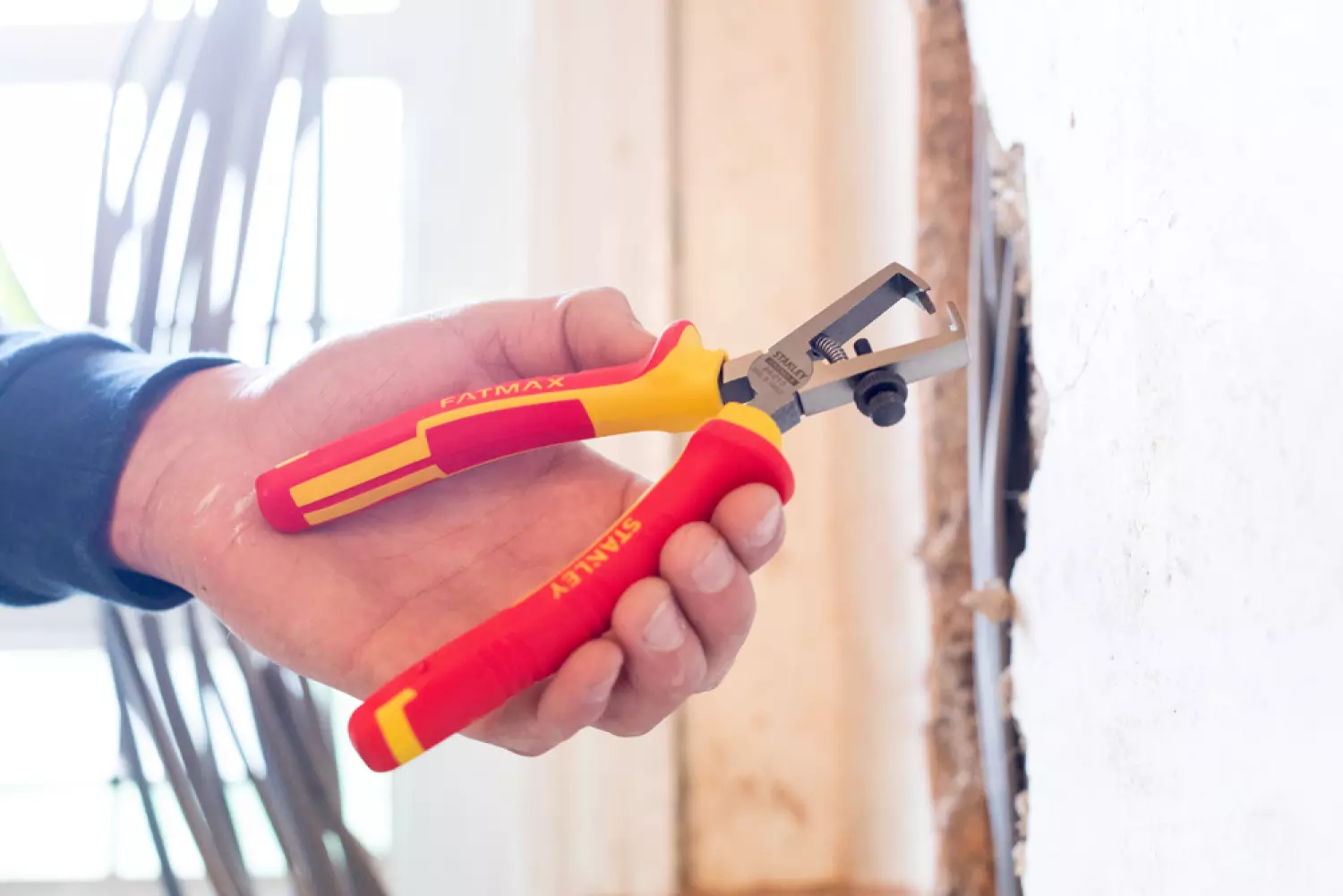 Stanley 0-84-010 Striptang - 180mm thumbnail 4