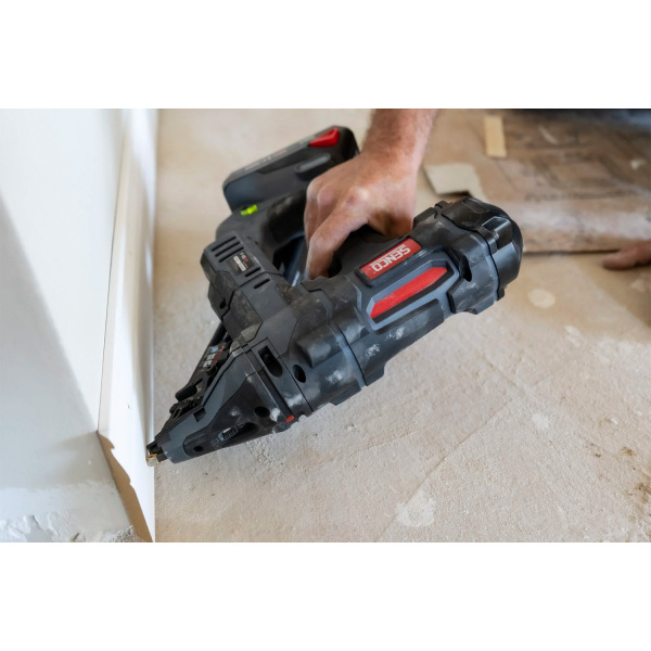 Senco Fusion F-15XP 18V Li-Ion Accu DA Spijker Tacker Set (1x 1,5Ah) - 32-65mm - Detailed view of the product