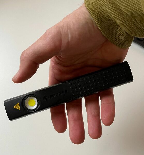 Ledlenser W4R Work Zaklamp - Oplaadbaar - 220Lm - Detailed view of the product