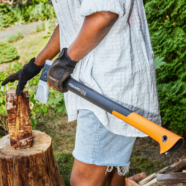 Fiskars 1069107 X-serie X28 Kloofbijl M - 710mm - Detailed view of the product