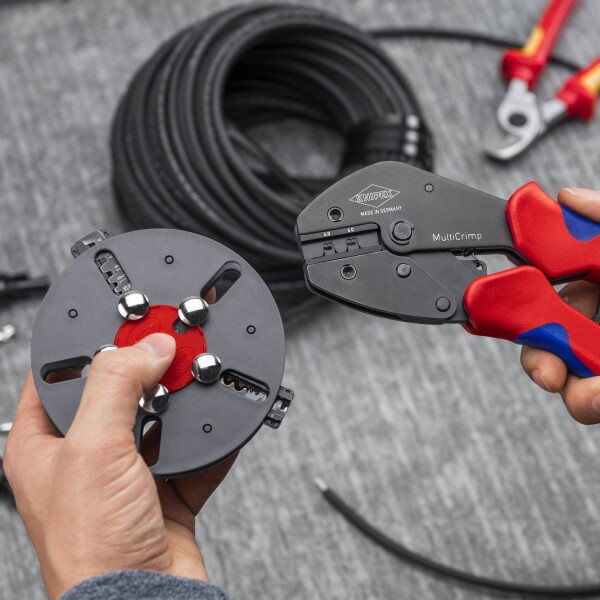 Knipex 97 33 03 MultiCrimp Krimptang Met Wissellader - MC4 /MC4 EVO2 - 0.25 - 6 Mm² - Detailed view of the product