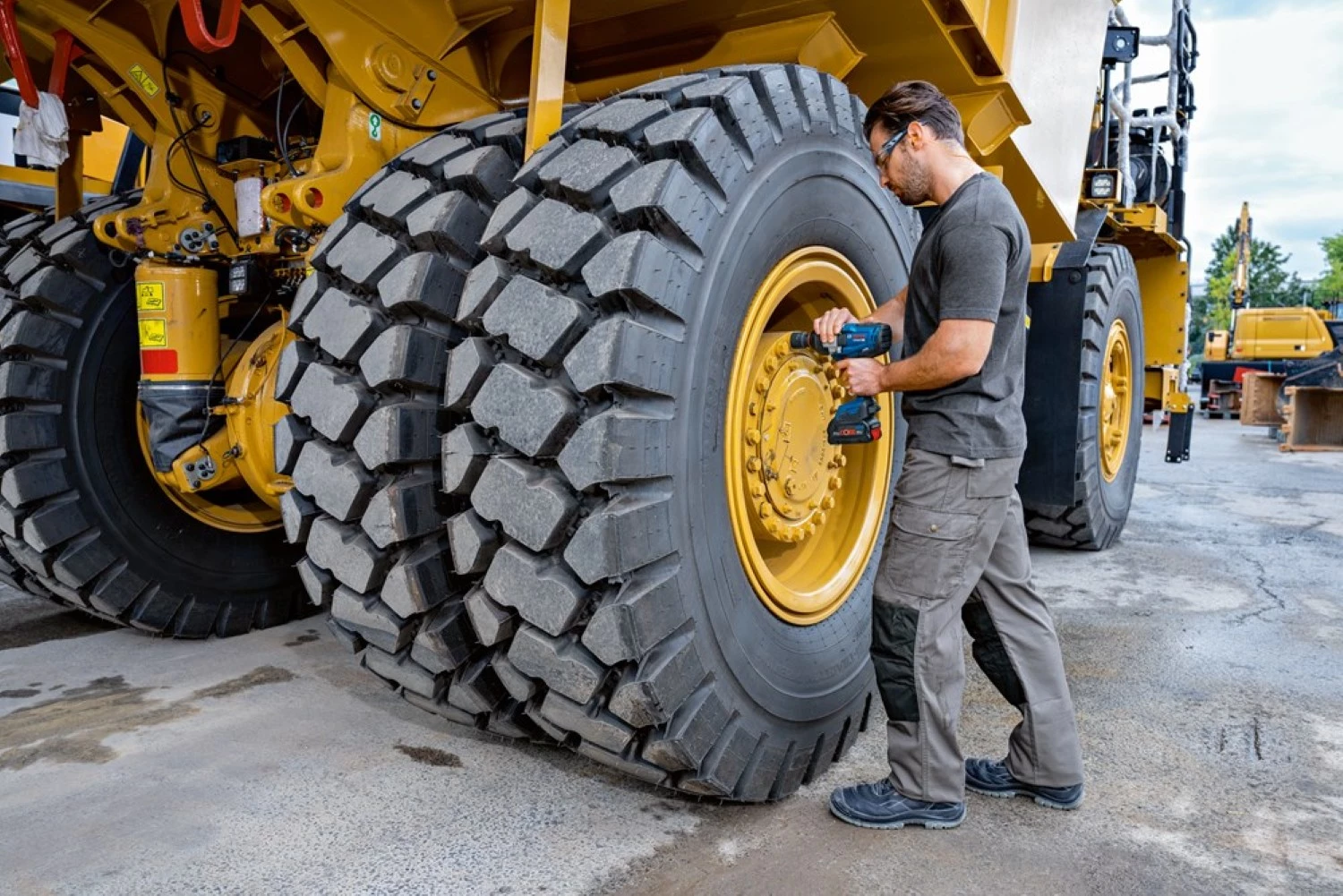 Bosch Professional GDS 18V-1600 HC 06019M1001 Accu-draaislagmoeraanzetter 18 V Li-ion Zonder accu, Zonder lader, Incl. koffer