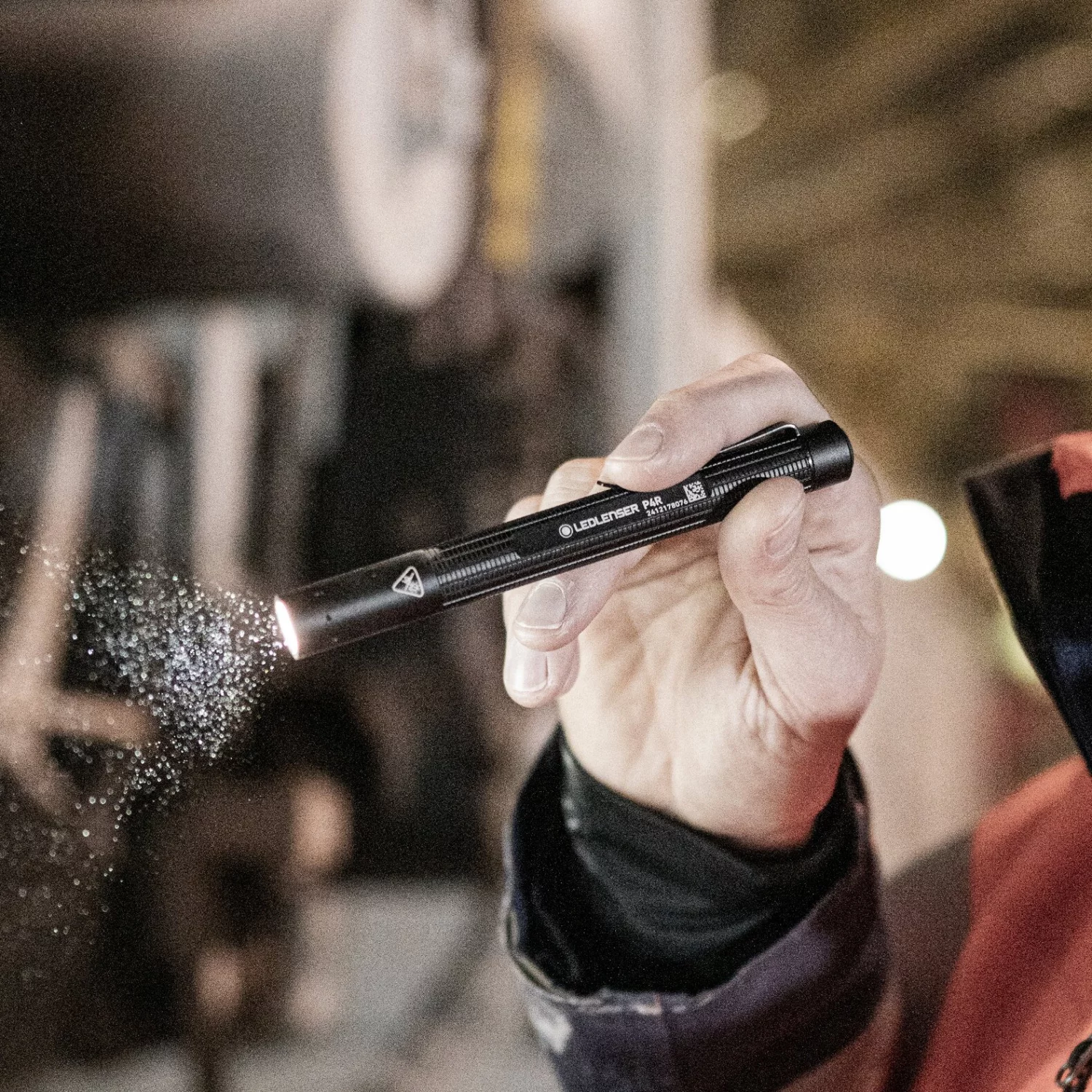 Ledlenser P4R LED Zaklamp - IP54 - 300Lm - Oplaadbaar thumbnail 2