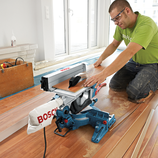 Bosch GTM 12 JL Tafel Afkort- Verstekzaag / Combinatiezaagmachine - 1800W - 305 X 30mm - Detailed view of the product
