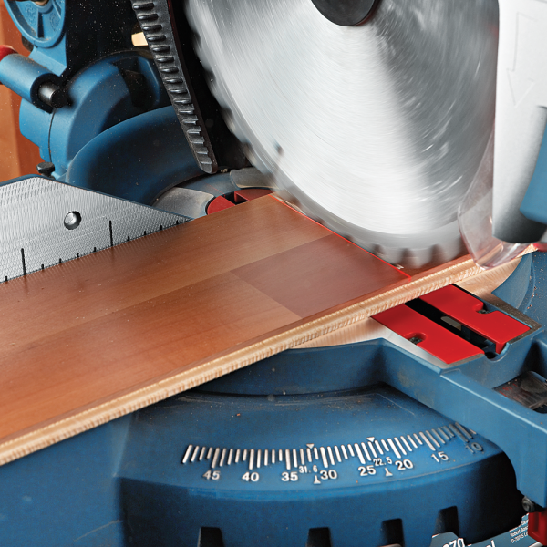 Bosch GTM 12 JL Tafel Afkort- Verstekzaag / Combinatiezaagmachine - 1800W - 305 X 30mm - Detailed view of the product