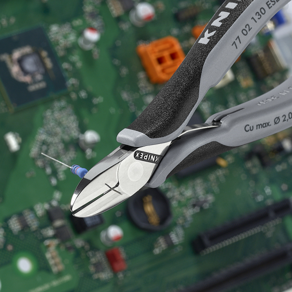 Knipex 77 02 130 ESD Elektronica Zijsnijtang - 130mm - Detailed view of the product