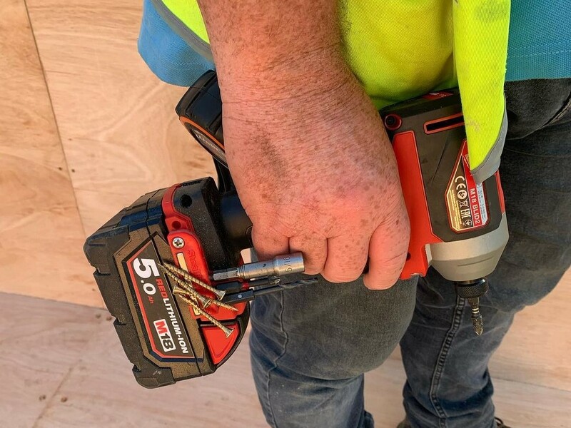 StealthMounts BH-MW18-RED-2 Magnetische Bithouder Voor Machines Milwaukee M18 - Rood - 2-pack - Detailed view of the product