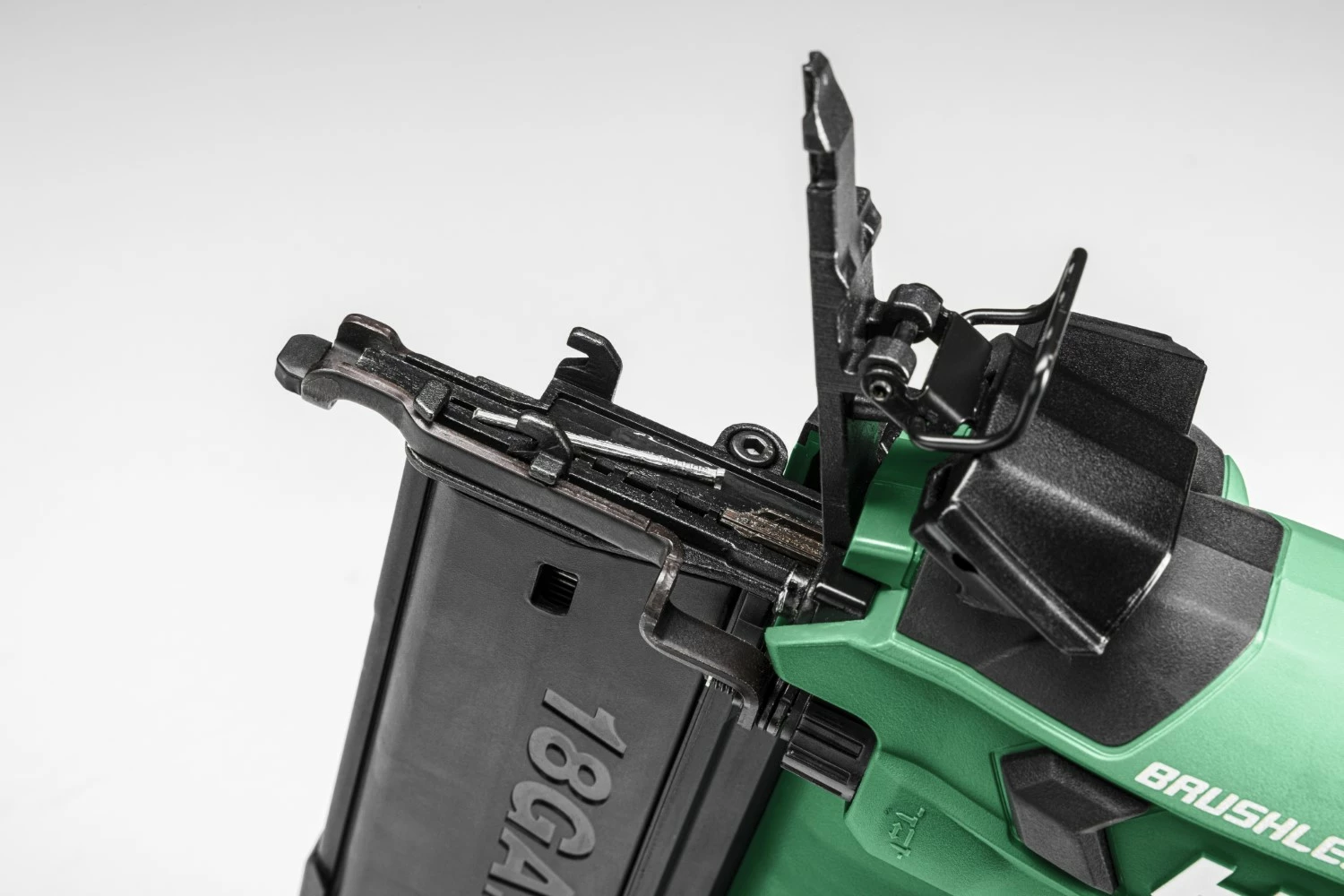 HiKOKI NT1850DAW6Z 18V Accu Spijkerapparaat Body In HSC IV Koffer - 18 Gauge thumbnail 4