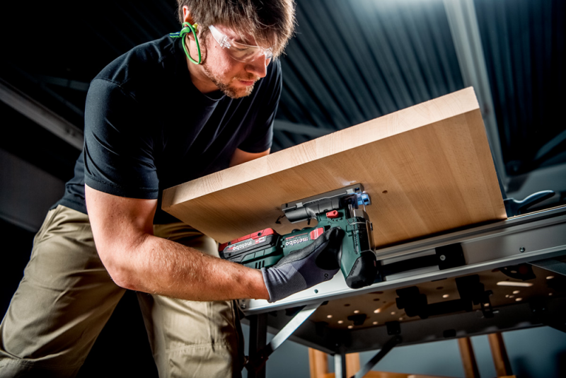 Metabo ST 18 LT 130 BL 18V Li-ion Accu Decoupeerzaag Body - T-greep - Detailed view of the product