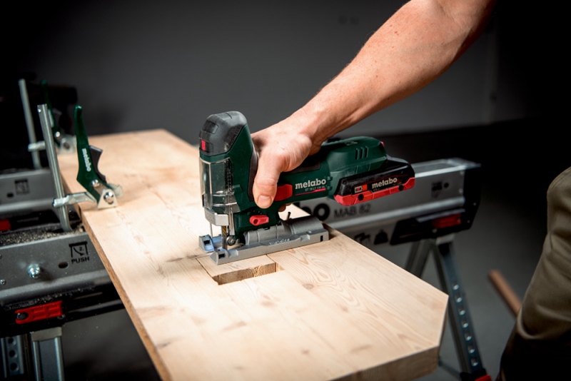 Metabo ST 18 LT 130 BL 18V Li-ion Accu Decoupeerzaag Body - T-greep - Detailed view of the product