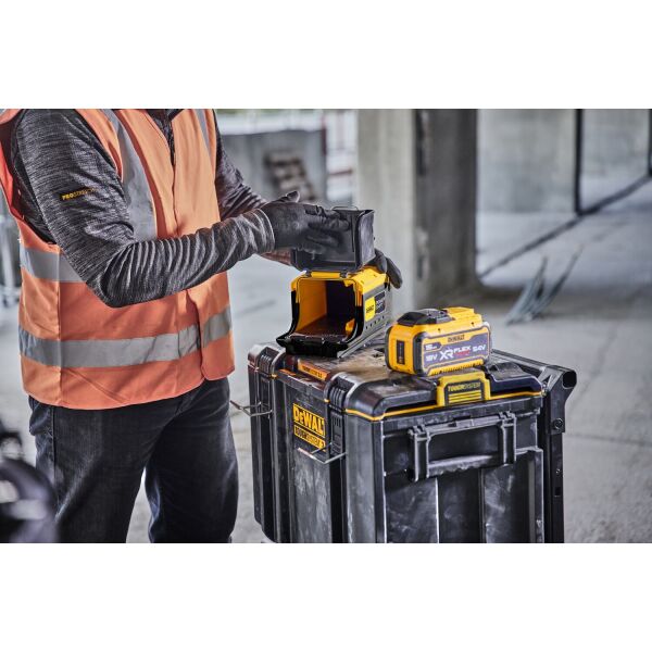 DeWALT DCAFVPS Powershift XR Flexvolt Adapter - Detailed view of the product