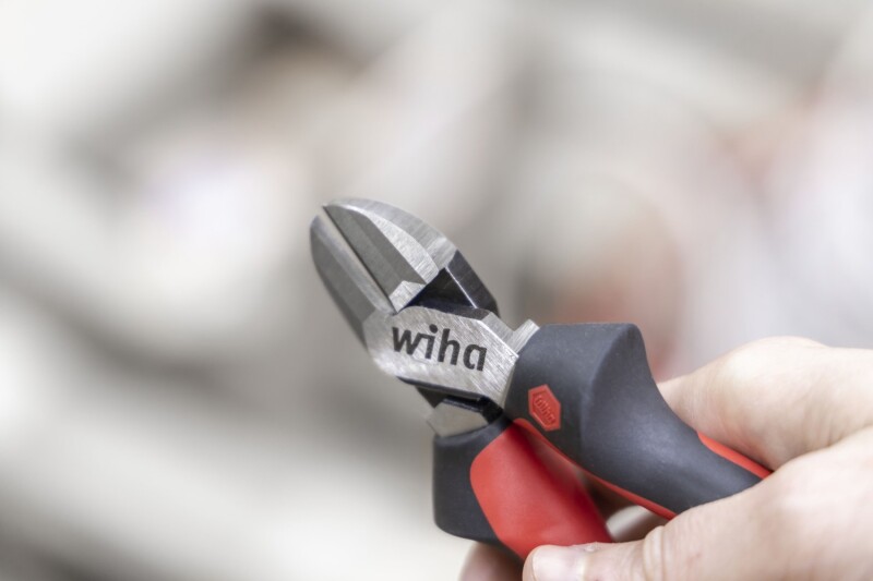 Wiha Z12118002 Industrial Zijkniptang Met DynamicJoint - 180mm - Detailed view of the product