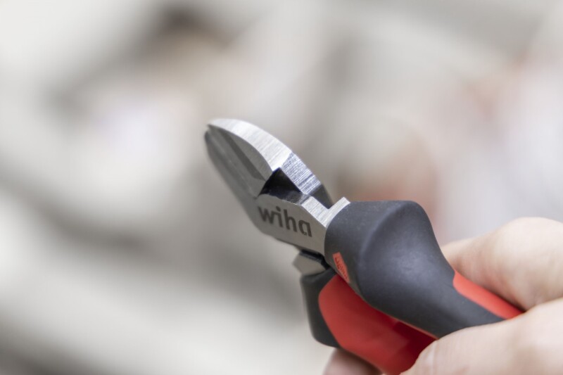 Wiha Z12118002 Industrial Zijkniptang Met DynamicJoint - 180mm - Detailed view of the product