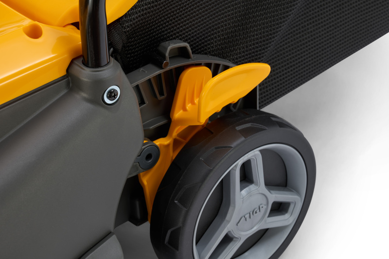 Stiga COMBI 336c Elektrische Loopmaaier - 1400W - 34cm - Detailed view of the product