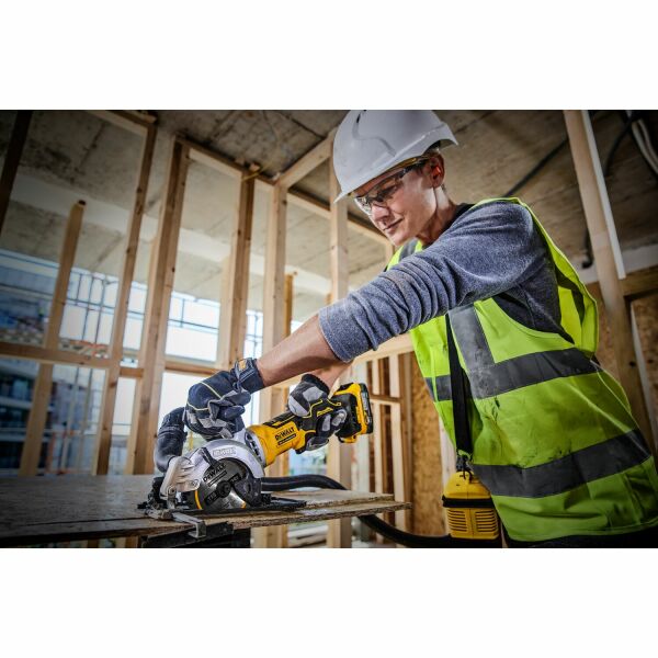 DeWALT DCS571E1T-XJ 18V Li-ion XR Accu Cirkelzaag Set (1x POWERSTACK Accu) In TSTAK - 115mm - Koolborstelloos - Detailed view of the product