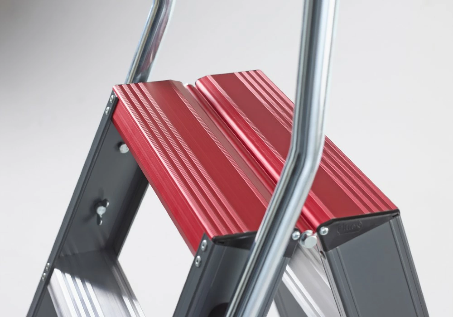 Altrex Falco FDO 8 Dubbele Trap - Aluminium Met Coating - 2 X 8 Treden - Max. Werkhoogte 3,9m thumbnail 2