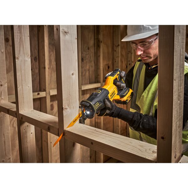 DeWALT DCS382N-XJ 18V Li-ion XR Accu Reciprozaag Body - Koolborstelloos - Detailed view of the product