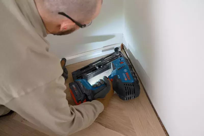 Bosch GNH 18V-64-2 M 18V Accu Tacker Body - 32-64mm - Detailed view of the product