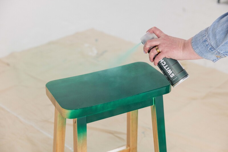 Rust-Oleum Switch Spuitlak - Hoogglans Bosvaren - 400ml - Detailed view of the product