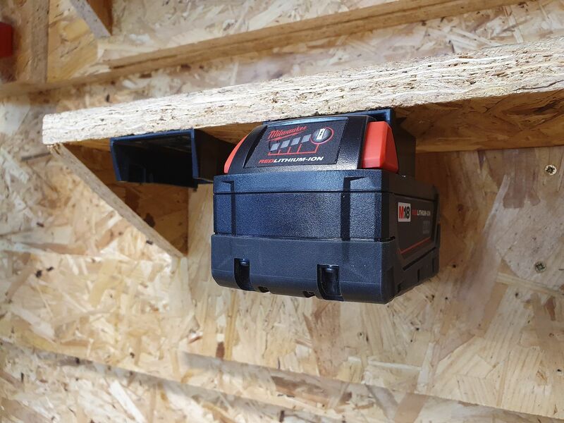 StealthMounts BM-MW18-BLK-6 Accuhouder Voor Milwaukee M18 - Zwart - 6-pack - Detailed view of the product