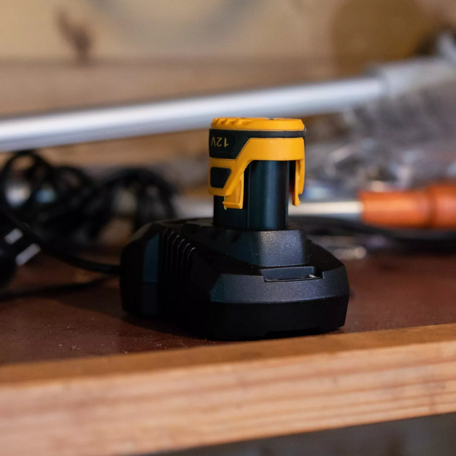 Batavia 7064222 Fixxpack 12V Li-Ion Accu Snellader - 2.4Ah thumbnail 2