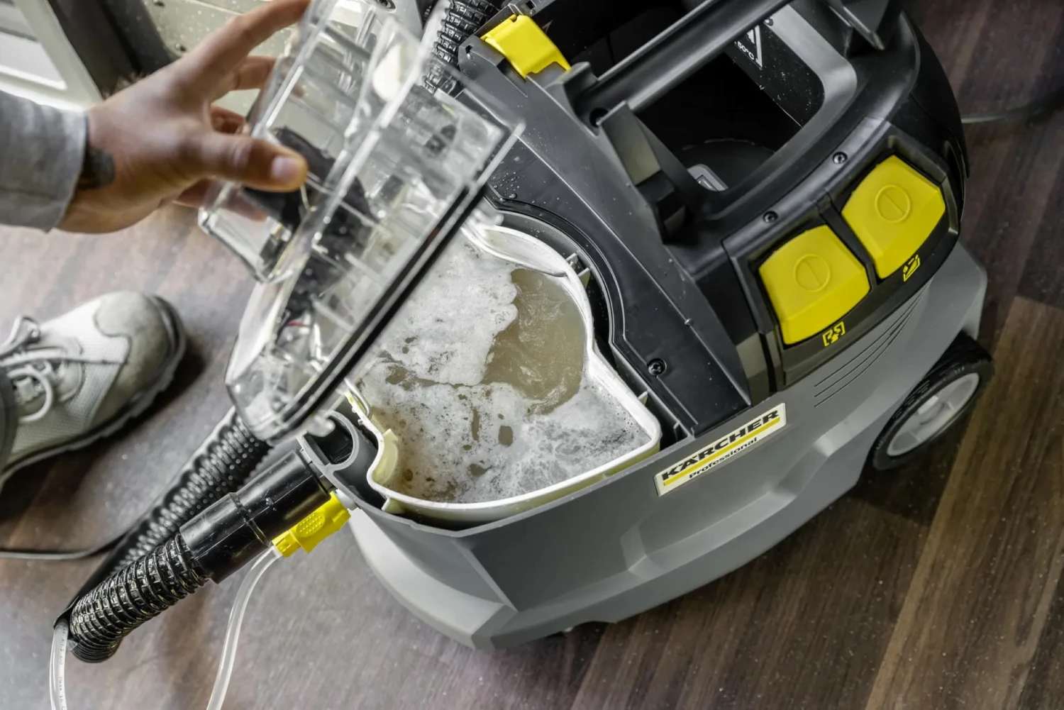 Kärcher Puzzi 8/1 Tapijtreiniger - 1 Bar - 8L thumbnail 4