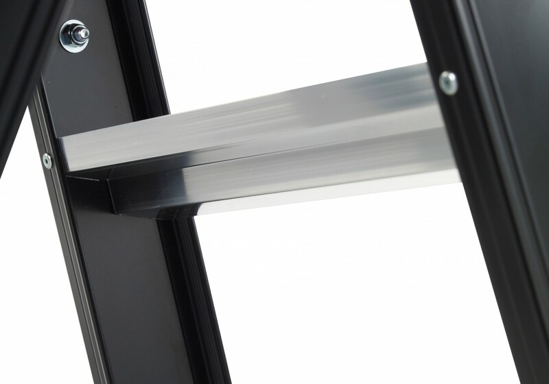 Altrex Taurus TGB 5 Trap - Enkel - Aluminium Met Coating - 5 Treden - Max. Werkhoogte 3,2m - Detailed view of the product