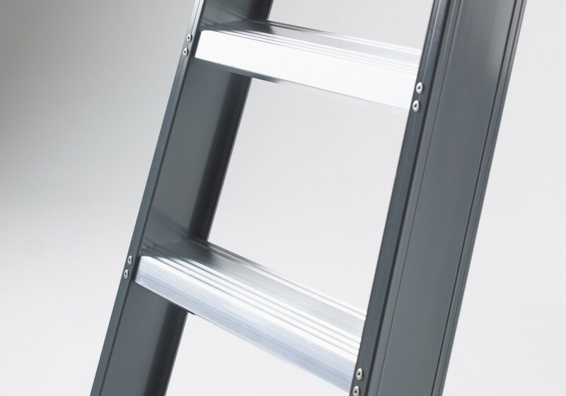 Altrex Falco FEO 5 Trap - Enkel - Aluminium Met Coating - 5 Treden - Max. Werkhoogte 3,2m - Detailed view of the product