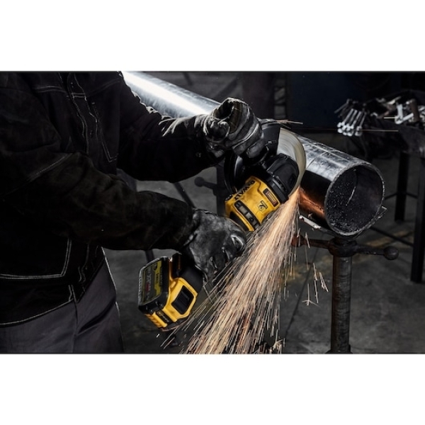 DeWALT DCG440N-XJ - 54V Li-ion XR FlexVolt Accu Haakse Slijper Body - 180 Mm - Detailed view of the product