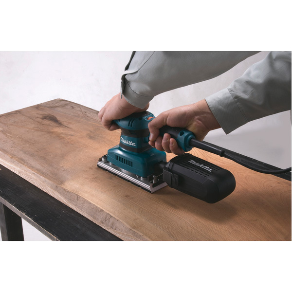 Makita BO3711 Vlakschuurmachine - 190W - 93 X 185mm - Detailed view of the product
