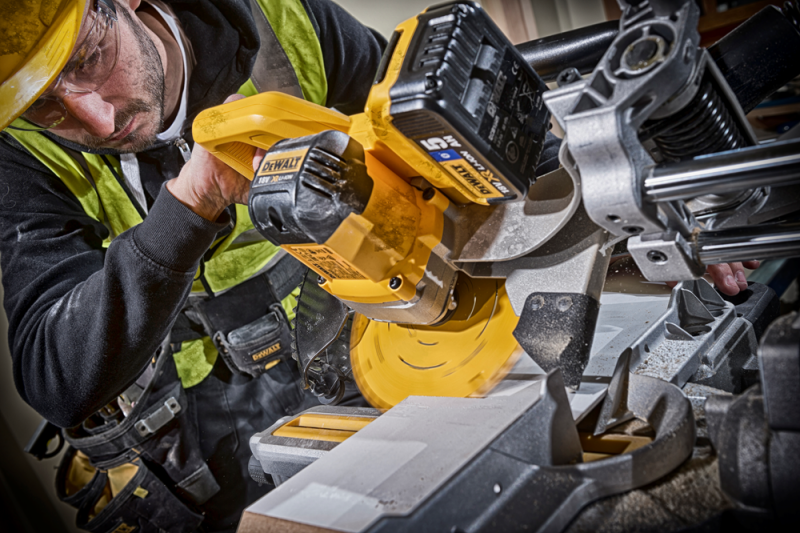 DeWALT DT1669 Extreme Cirkelzaagblad - 184 X 16 X 24T - Hout - Detailed view of the product