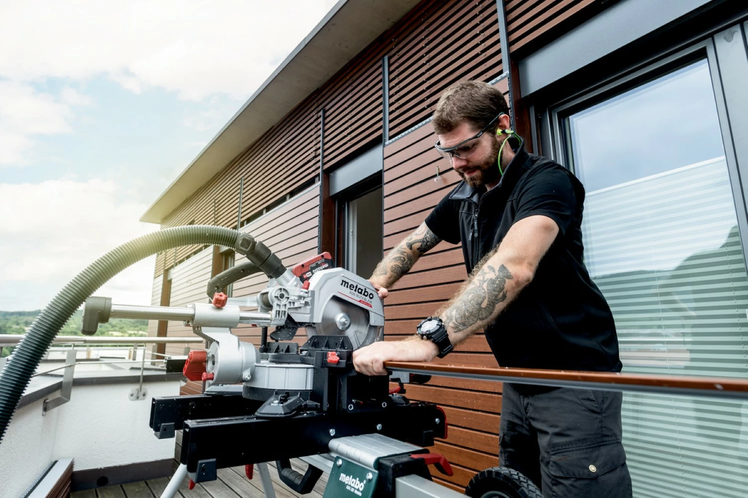 Metabo KGS 18 LTX BL 216 LiHD Accu Afkortzaag Set (2x 8Ah) - 216 X 30mm thumbnail 4