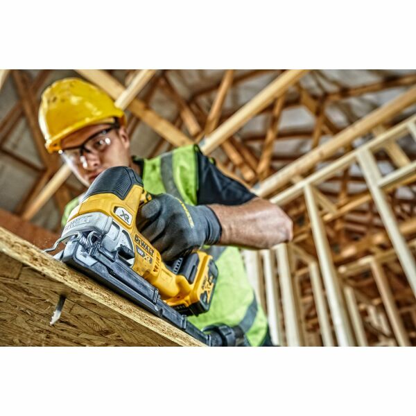 DeWALT DCS334P2 18V Li-ion XR Accu Decoupeerzaag Set (2x 5.0Ah) In TSTAK - Koolborstelloos - Detailed view of the product